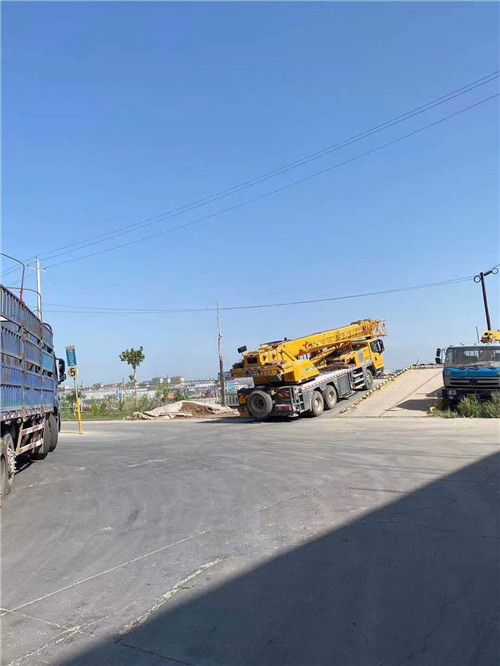 钢城区25吨吊车的租赁价格大概是多少？