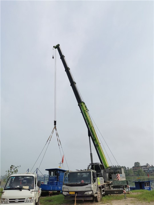 钢城区桥梁建设吊装案例